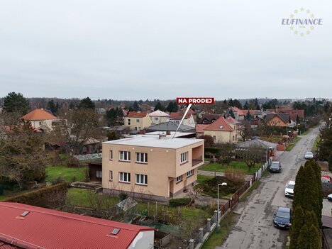 Prodej dvougeneračního rodinného domu 6+2 se zahradou v obci Praha – Újezd nad Lesy