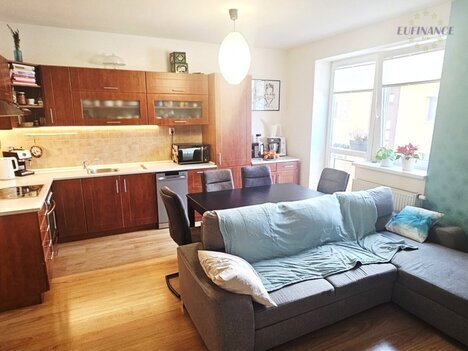 Prodej kompletně zrekonstruovaného bytu 3+kk v OV 71 m2 vč. parkovacího stání v obci Kralupy n. Vlt.