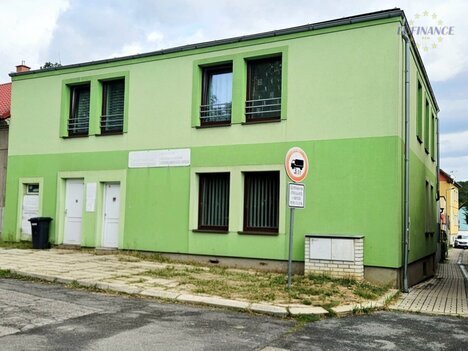 Prodej komerčního objektu s bytovou jednotkou 4+KK v obci Kralupy nad Vltavou, ul. Lidové nám.