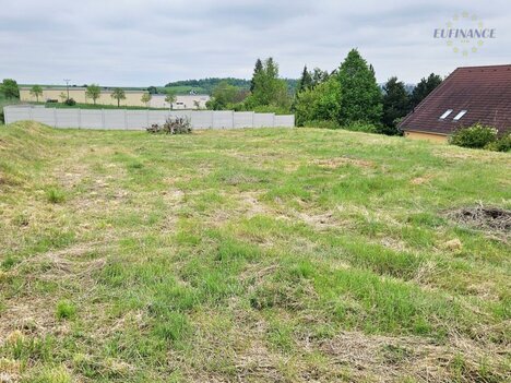 Prodej stavebního pozemku o výměře 936 m2 v obci Únětice, Praha Západ